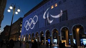 英媒：纽卡、曼联可能在今夏签下卢克曼，球员转会费6500万欧